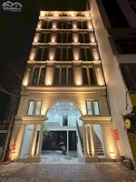 BÁN TÒA NHÀ PHỐ HOÀNG HOA THÁM. BA ĐÌNH. 300M3 - 8 TẦNG. MT 8.3M. THANG MÁY.