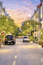 bán nhà có dòng tiền sẵn, quận 12, nguyễn văn quá, cạnh bờ kênh tham lương, dtsd 140m2, chỉ 6.x tỷ.