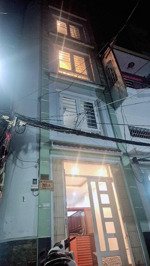 7,5 tỷ, 23m2, 5 tầng, 3pn, 4wc, bếp, pk tại trần hưng đạo q1 hẻm xe hơi đỗ cửa