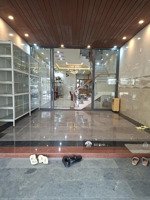 cho thuê nhà 3 tầng đường: thái văn lung - 3pn - 3wc - sân ô tô - sân thượng bbq