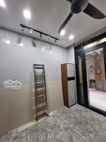 hiếm! cho thuê nhà đẹp phú định- 2 tầng có ban công 2pn2wc- nhà mới nội thất đẹp- 3.6x10.5 -8tr