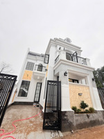 sắp sửa trình làng bộ ba tân cổ điển kiệt vũ ngọc phan. cạnh trục đường vành đai 3 nguyễn hoàng