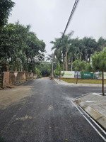 giữa tt ngã 3 hàng đồi. gần các khu công nghiệp và nghỉ dưỡng, dân cư hiện hữu,giá f0