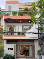 bán gấp nhà đẹp mặt tiền hải châu, gần biển, khu dân trí văn minh, đủ tiện ích, đủ công năng