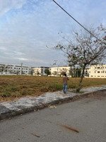 đất nền đối diện khu công nghiệp - nằm ngay xã trừ văn thố - huyện bàu bàng - bình dương ( cũ )