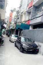 nở hậu - 1 căn ra mặt tiền - xe hơi vào nhà