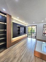 siêu phẩm 5tầng ô tô đỗ cổng full nội thất ở luôn giá chỉ 7.6 tỷ gần chợ - trường học