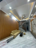 nhà mới kính koong 2 thoáng 45m2 chỉ 5,7 tỷ. 200m ra kđt tái định cư đông mỹ và thpt đông mỹ