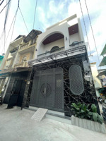 chủ thiện chí bán trước tết nhà góc hxh tân hoà đông. dt: 5.3x12.2m trệt 1 lầu kiên cố. 6.7tỷ tl