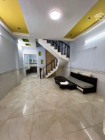 bán nhà tôn đản quận 4 - 30m2 - 3 tỷ - 2 tầng đúc - bề ngang 4m - nhà chính chủ 1 đời