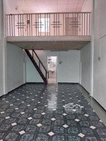 nhà thuê nguyên căn 1 trệt+1 lửng,4mx12m,p. hòa binh (cũ p.5,q.11), hồ chí minh. giá; 7triệu/ tháng