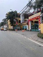 ngay trường học . cạnh uỷ ban nguyên khê