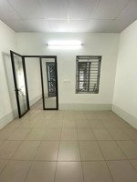 chính chủ bán nhà ngõ 230 định công thượng, ngõ 3 gác, dt 64m2, mt 4m, 2 tầng, giá 3,7 tỷ