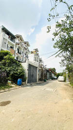 đất hẻm xe tải. cao ráo ko ngập. gần phạm văn đồng. linh đông. gần chung cư 4s. giá hợp lí. sổ hồng