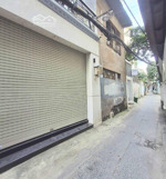 phú nhuận $$ 6.3 tl
bán nhà thích quảng đức dt:27/32 m2(4.3 8) công nhận sửa dụng 32m2 4pn 3wc