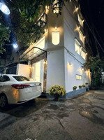 căn góc 2 mặt tiền hẻm xe hơi huỳnh văn bánh phú nhuận ~120m dtsd 5 tầng + sân thượng 3pn 4wc