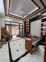 bán nhà 6 tầng mai dịch 37m2, 10m ra ô tô, nhà mới ở luôn, giá 11.5 tỷ! lh: 