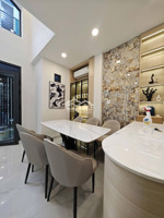 nhà đẹp bước vào là muốn mua - 5 tầng - 3 phòng ngủ - nở hậu