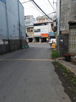 nhà dòng tiền, cách mt tô ký 50m đường nhựa xe tải thông. 6 tỷ 880