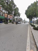 nhà liền kề 5 tầng hoàn thiện mặt công viên. khu đô thị đô nghĩa. có thang máy