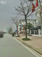 Cho thuê Biệt thự mặt phố Thành Trung/Trâu Quỳ 200m2 đường 30m view hồ,công viên