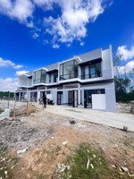 nhà 2 tầng thiết kế hiện đại full nội thất gần đường quy hoạch 43m giá cực tốt