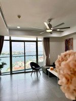 vợ chồng tôi cần bán căn góc 3pn 135m tòa watermarrk tây hồ ,view hồ, giá 22 tỷ.lh 