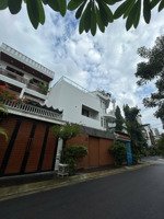 bán biệt thự quốc hương, thảo điền, quận 2- 8x20m- 3 tầng. giá 44 tỷ