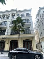 bán liền kề chà là 72m2 xẻ khe giá 9,9 tỷ đã hoàn thiện 5 tầng, sãn sỏ sang tên ngay