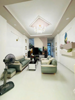 ***nhà bán 1/ đường số 20 p5 gv
dt(4x20m) giá 11,1 tỷ tl