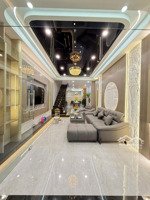 nhà đẹp ngay trung tâm phố, nhà mới hoàn thiện 1 trệt + 1 lầu buôn ma thuột