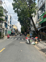 hiếm nhà dt 60m2 chỉ 4 tỷ 3 ngay thạch lam - nguyễn sơn - 2pn 2wc