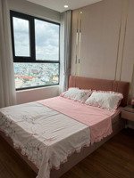 bán căn hộ d''lusso 2pn dt lớn 75m2 căn góc tầng cao view sông giá rẻ chỉ 6,15 tỷ bao thuế full nt