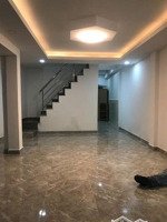 bán nhà cách mạng tháng 8, quận 3. gần vòng xoay dân chủ - sát ga sài gòn. 44m2 giá 5.5 tỷ