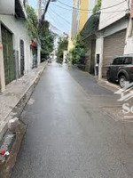 bán gấp nhà tân phú hẻm 8m ngay đầm sen 33m2 chỉ 5.5 tỷ 3 tầng, lh: 