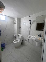 lạc long quân dt 30m2 6 tầng, mt 3.8m. nhà đẹp, dân xây, ngõ thông, vuông vắn. nhà đẹp đón tết.