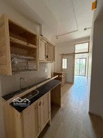 khai trương chdv mới xây 1 phòng ngủ tone gỗ dành cho khách thích thiên nhiên