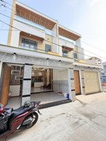 chủ gửi bán nhà 1 trệt 1 lầu, phường biên hoà. dt: 5,4x15=80m2. giá: 3tỷ700 đường xe hơi.