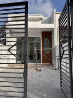 nhà mới xây hoàn thiện , được xây dựng có bản vẽ chất lượng tốt giá lại rẻ.