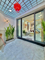 nhà đẹp- sát hẻm xe hơi- vuông vức- trung tâm bình thạnh