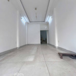 bán nhà 3 tầng mặt tiền tôn đản quận 4