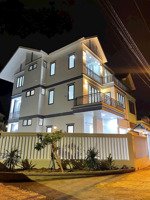 cho thuê căn villa mới, góc 2 mặt tiền gần biển, đường lớn ngô văn sở, phường bắc nha trang