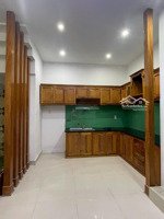 bán nhà đẹp tâm huyết gần biển vĩnh hòa, nha trang giá chỉ 6,4 tỷ