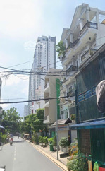 bán nhà 3 tầng, dt 130 mét, đang có dòng tiền 25 triệu, mặt tiền đường lê thị chợ, giá 17 tỷ x