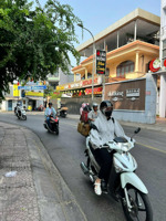 góc 2mt, tt phú nhuận. ngang 9.5m nguyễn trọng tuyển. dài 20m, cn 185m2. hđt 150tr. giá 44.2 tỷ