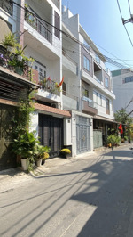 bán nhà đường tô hiệu, gần đầm sen, hẻm xe hơi thông, ngang 4m dài 13m, nhỉnh 8 tỷ