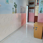 em cho thuê chung cư nhất lan 3 - tân tạo - bình tân . 2pn có ntcb 6 triệu , vô ở liền