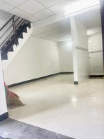 căn nhà tập thể 74b quang trung _ hẻm 2,4m * cách biển trần phú: 450m. giá: 2,150 tỷ