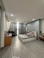 nguyễn duy dương quận 10 - dt 56m2 4 tầng ngang 4m, cách 1 căn ra mt