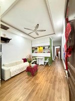 bán căn hộ tập thể đặng tiến đông,đống đa, dt50m, thoáng sáng, khu sạch đẹp, an ninh. giá 4.2 tỷ